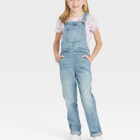 Cat & Jack Other - NWT Girls Overalls Blue Light Wash XL. (14)
Denim Rompers Adjustable, distressed
